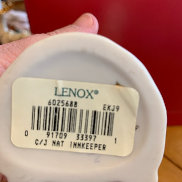 China Jewels Nativity - Inn Keeper - Picture 3 of 3